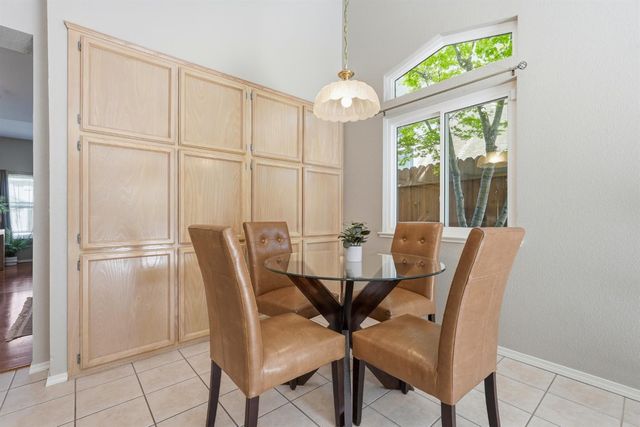 5136 Rosbury Dell Pl, Antelope, CA 95843