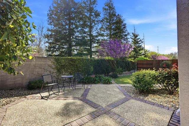 5136 Rosbury Dell Pl, Antelope, CA 95843