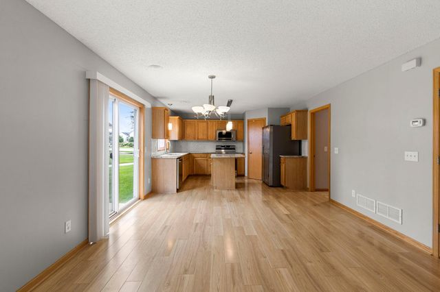 1685 Philipp Way, Shakopee, MN 55379