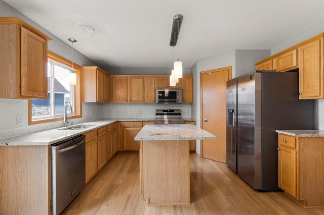 1685 Philipp Way, Shakopee, MN 55379