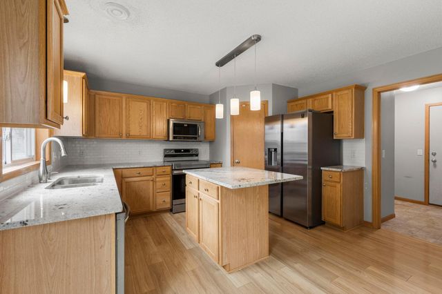 1685 Philipp Way, Shakopee, MN 55379