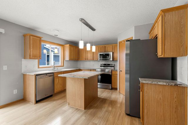 1685 Philipp Way, Shakopee, MN 55379