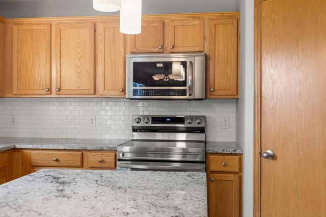 1685 Philipp Way, Shakopee, MN 55379