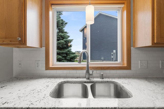 1685 Philipp Way, Shakopee, MN 55379