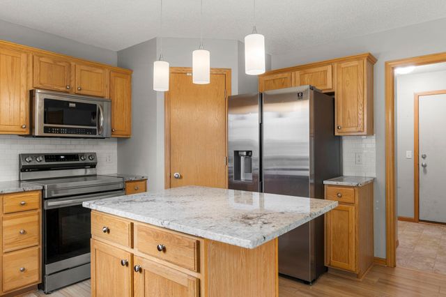 1685 Philipp Way, Shakopee, MN 55379
