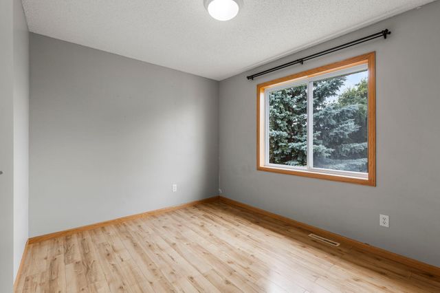 1685 Philipp Way, Shakopee, MN 55379