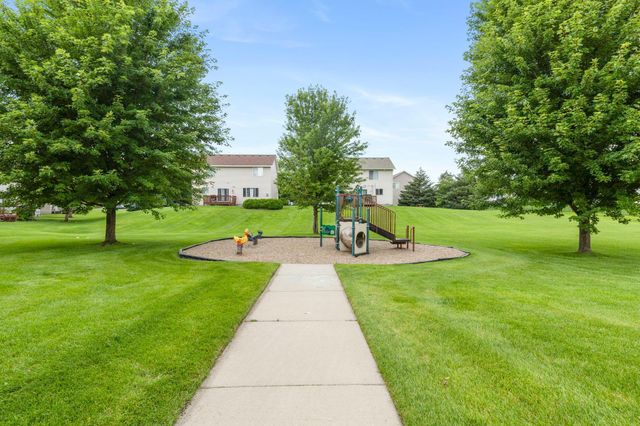 1685 Philipp Way, Shakopee, MN 55379