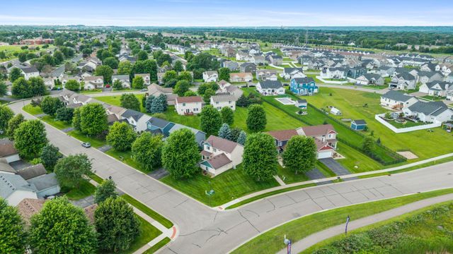 1685 Philipp Way, Shakopee, MN 55379