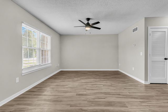 5737 Dewsbury Lane, North Charleston, SC 29418