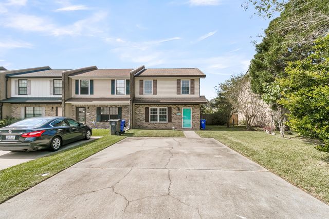 5737 Dewsbury Lane, North Charleston, SC 29418