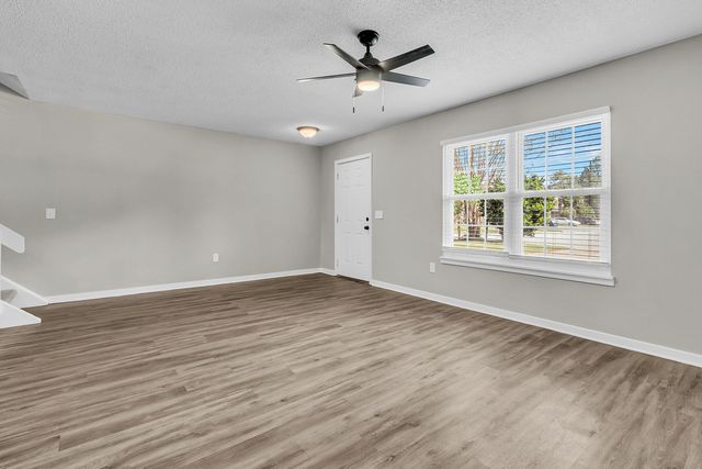 5737 Dewsbury Lane, North Charleston, SC 29418