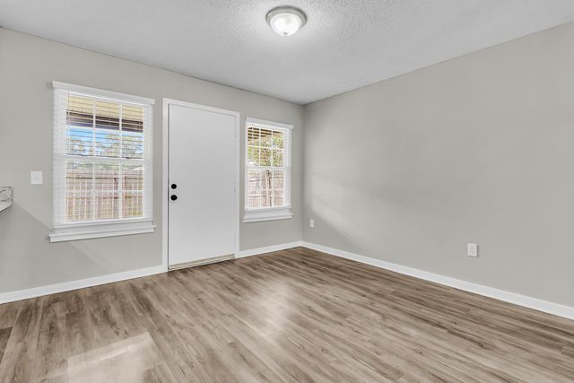 5737 Dewsbury Lane, North Charleston, SC 29418