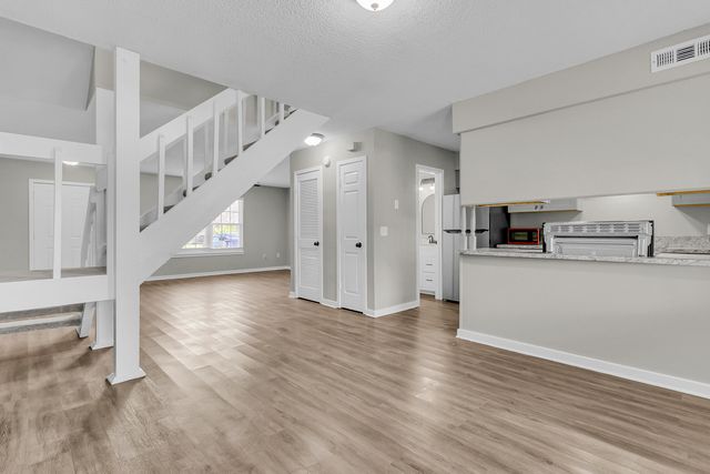 5737 Dewsbury Lane, North Charleston, SC 29418