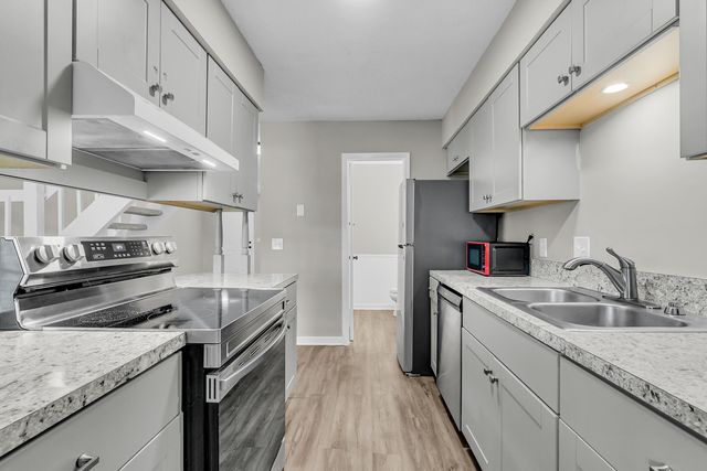 5737 Dewsbury Lane, North Charleston, SC 29418