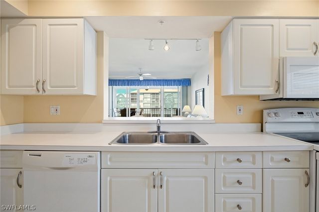 4481 Bay Beach LN 224, Fort Myers Beach, FL 33931