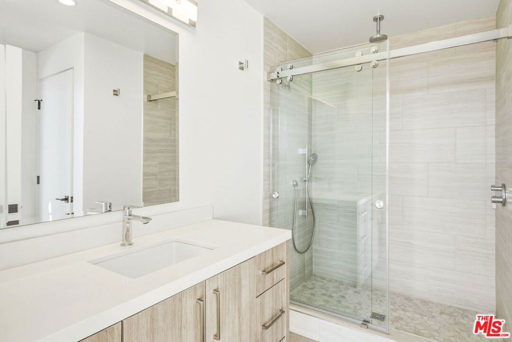 Image 30 of property listing at 250 Ducor Avenue, Landers, CA 92284