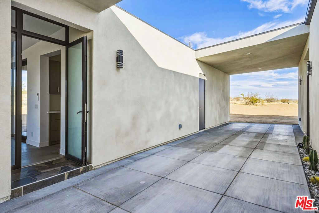 Image 34 of property listing at 250 Ducor Avenue, Landers, CA 92284