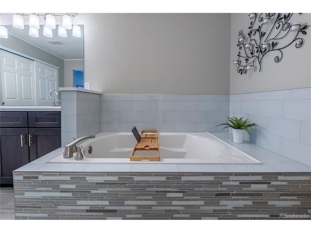 6304 Trailhead Rd, Highlands Ranch, CO 80130