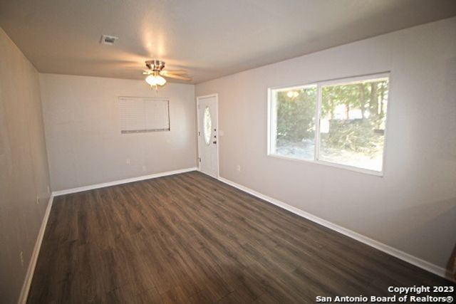 819 Zachry Dr, San Antonio, TX 78228