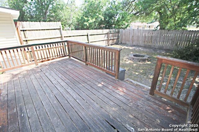 819 Zachry Dr, San Antonio, TX 78228