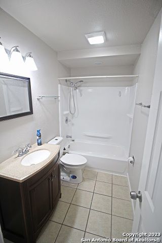 819 Zachry Dr, San Antonio, TX 78228