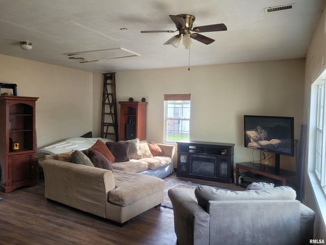 10270 N REYNOLDS Lane, Mt Vernon, IL 62864