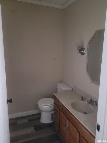 10270 N REYNOLDS Lane, Mt Vernon, IL 62864