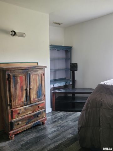 10270 N REYNOLDS Lane, Mt Vernon, IL 62864