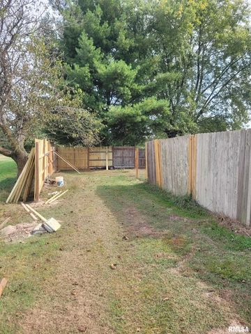 10270 N REYNOLDS Lane, Mt Vernon, IL 62864