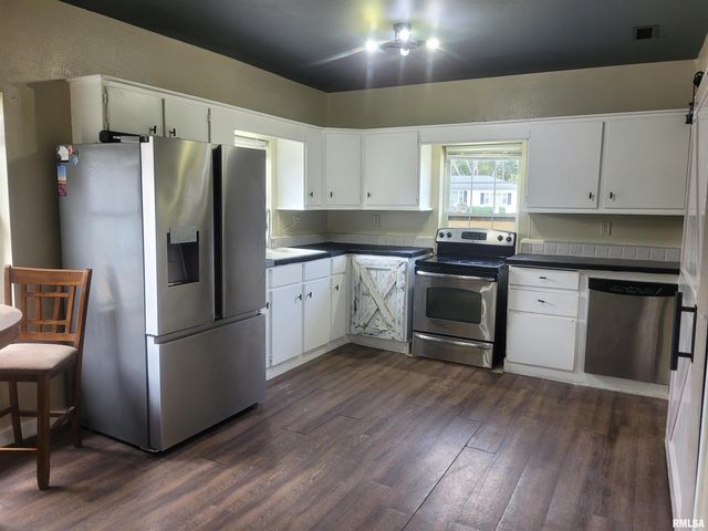 10270 N REYNOLDS Lane, Mt Vernon, IL 62864