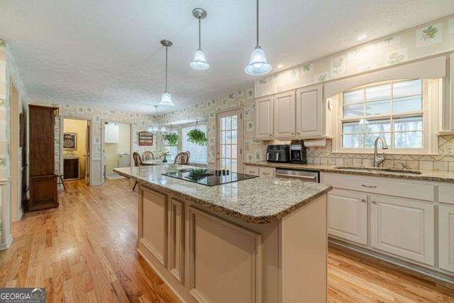 891 Cedar Trace SW, Lilburn, GA 30047