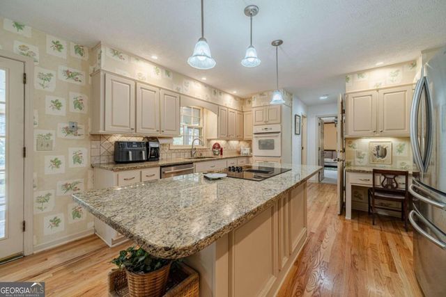 891 Cedar Trace SW, Lilburn, GA 30047