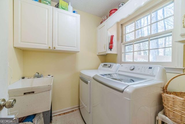 891 Cedar Trace SW, Lilburn, GA 30047