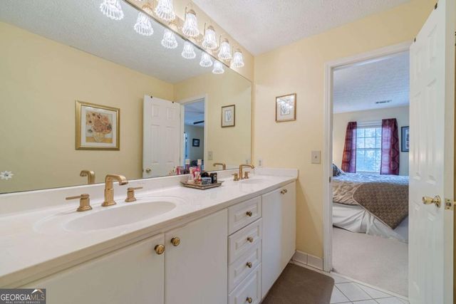 891 Cedar Trace SW, Lilburn, GA 30047