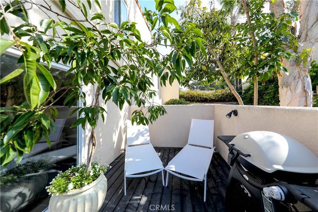 406 Carlotta, Newport Beach, CA 92660