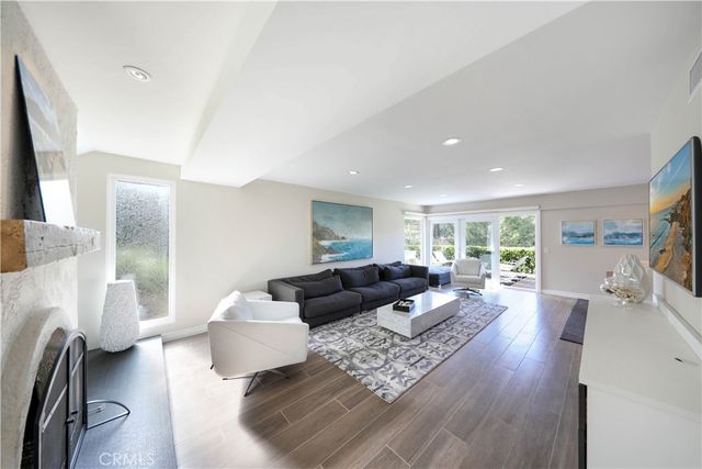 406 Carlotta, Newport Beach, CA 92660