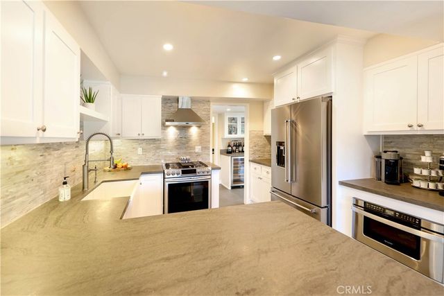 406 Carlotta, Newport Beach, CA 92660