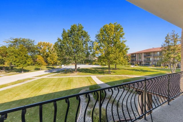 15651 Garden View Court 2D, Orland Park, IL 60462