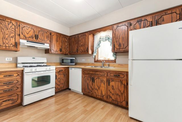 15651 Garden View Court 2D, Orland Park, IL 60462