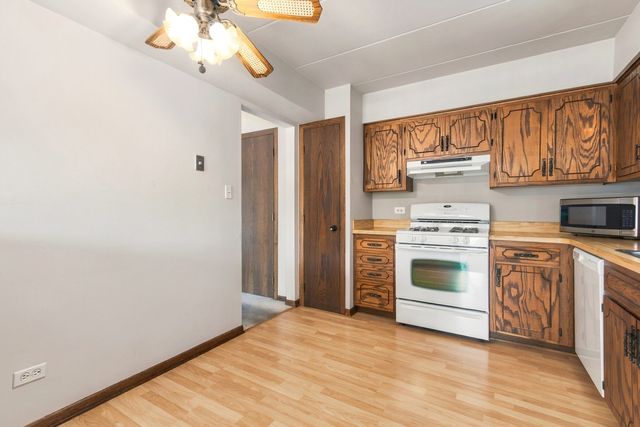 15651 Garden View Court 2D, Orland Park, IL 60462
