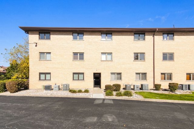 15651 Garden View Court 2D, Orland Park, IL 60462