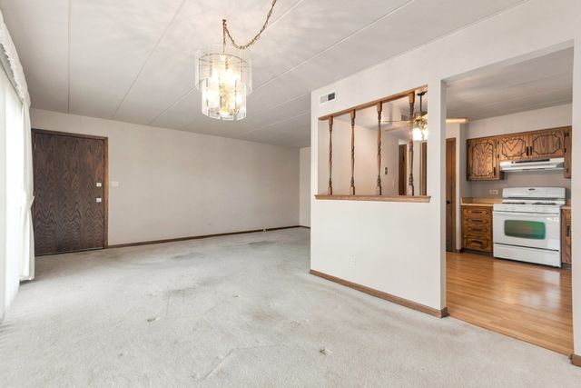 15651 Garden View Court 2D, Orland Park, IL 60462