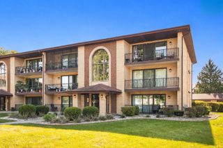 15651 Garden View Court 2D, Orland Park, IL 60462