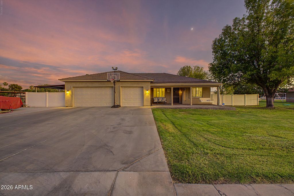 2233 E PARK Avenue, Gilbert, AZ 85234 — photo 2