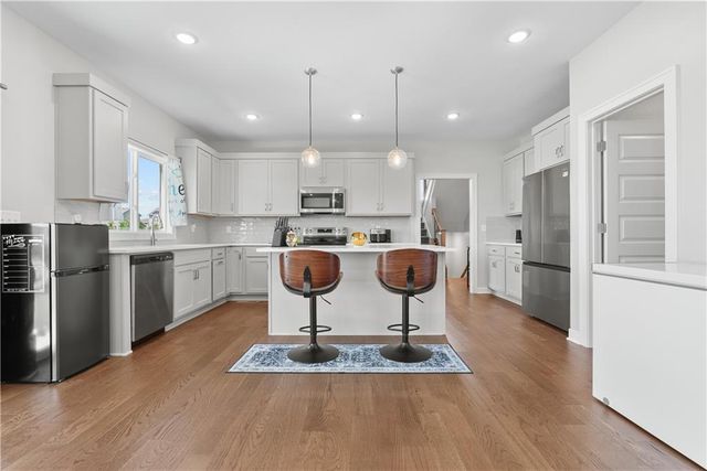 1717 SW Hightown Drive, Lee's Summit, MO 64082