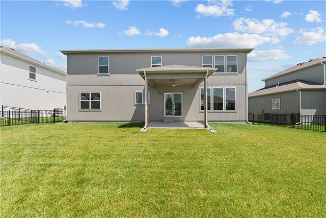 1717 SW Hightown Drive, Lee's Summit, MO 64082