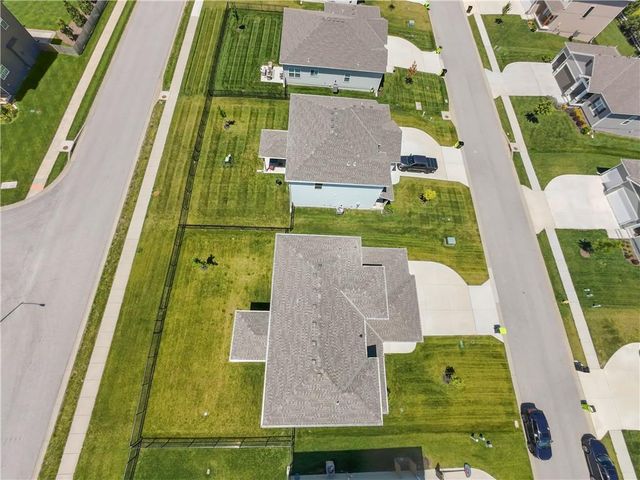 1717 SW Hightown Drive, Lee's Summit, MO 64082