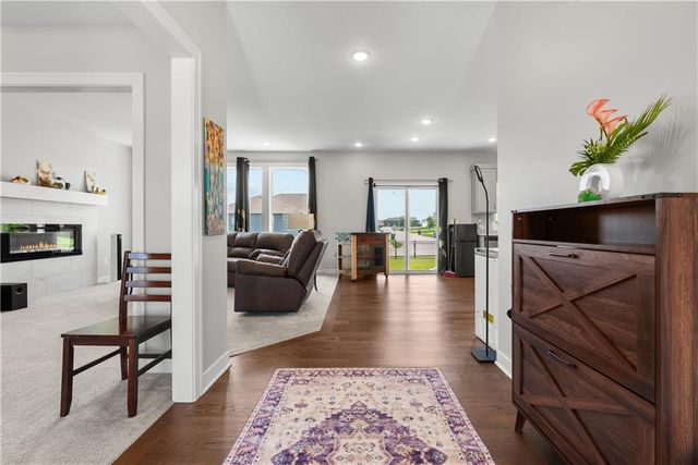 1717 SW Hightown Drive, Lee's Summit, MO 64082