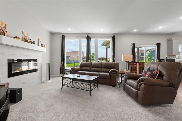 1717 SW Hightown Drive, Lee's Summit, MO 64082