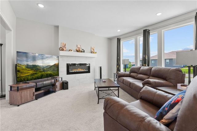 1717 SW Hightown Drive, Lee's Summit, MO 64082
